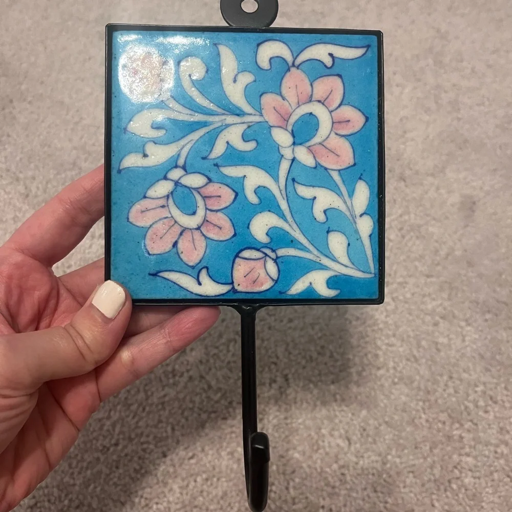 Set of two tile wall hooks